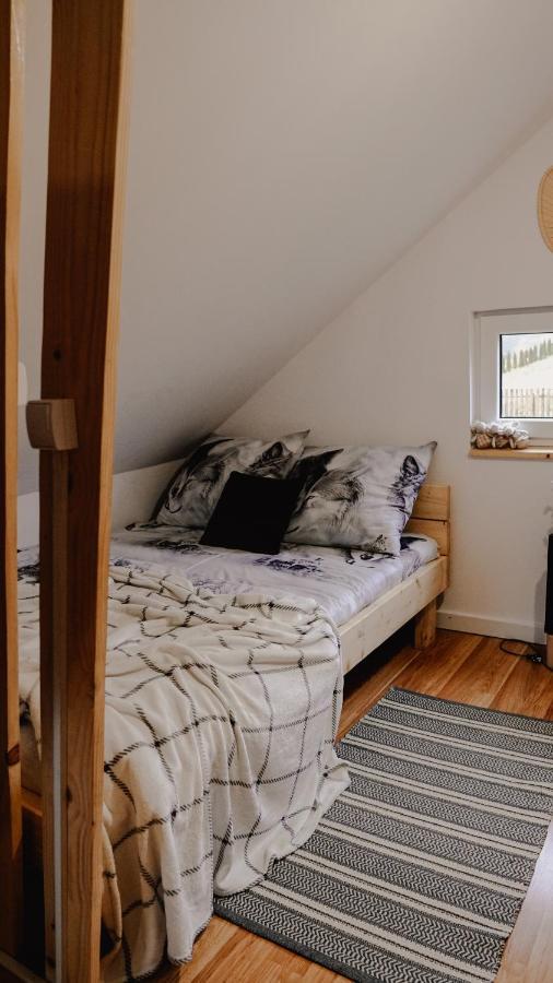 Apartmán Bieszczadzkie Boho Stodoly Myczkowce Exteriér fotografie